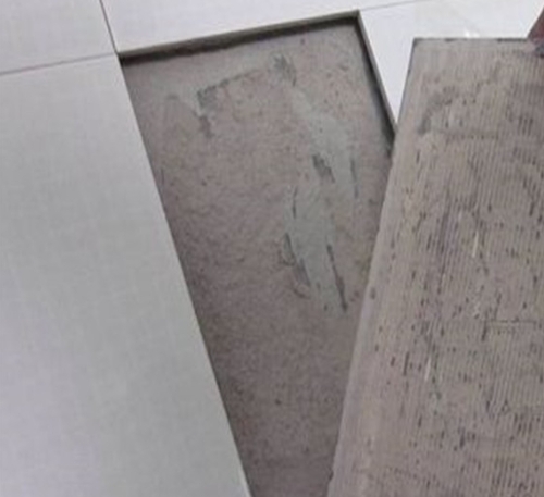 孟津瓷砖空鼓维修公司分享瓷砖铺贴时如果打浆（即涂抹在瓷砖背面和基层上的砂浆或瓷砖胶）过少，会带来以下问题